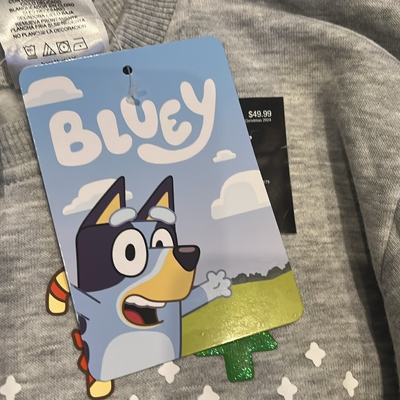 New with tags! Youth unisex sweatshirt - Picture 4 of 5